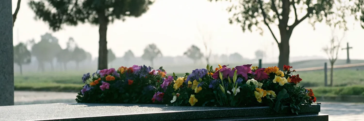 Какие и сколько цветов купить на похороны