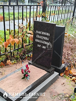 Фото памятника на могилу Стандарт из Купецкого гранита