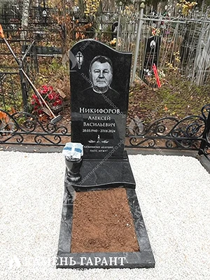 Фото памятника на могилу Волна