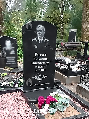 Фото памятника на могилу Округлый прямой